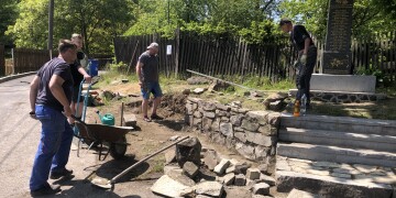 Pomník Rýdeč - téměř hotovo